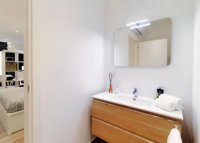 Hostini 2 - Downtown Комо